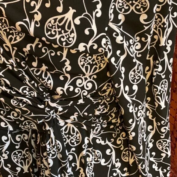 CHADWICKS size 12 dress with criss cross front, faux wrap skirt in black/white - Picture 5 of 13